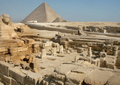 A photo of the Sphinx and its temple